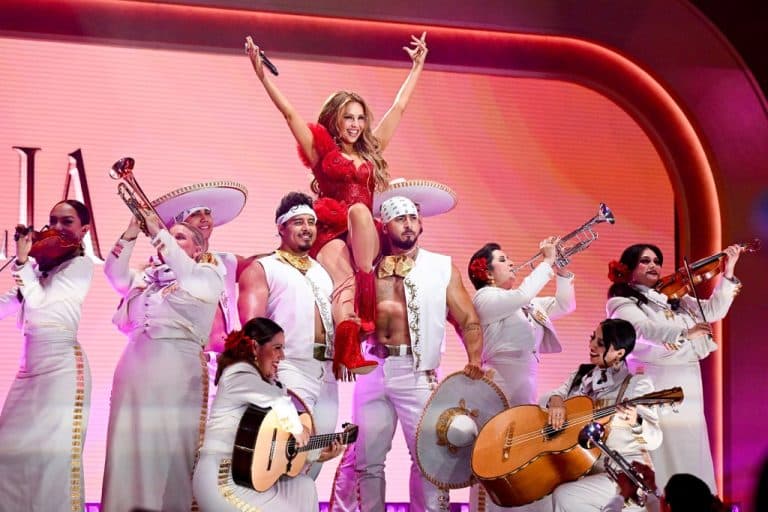 Orgullo latino en Hollywood: Thalía brilla como “Icon” en los Billboard Women in Music 2026