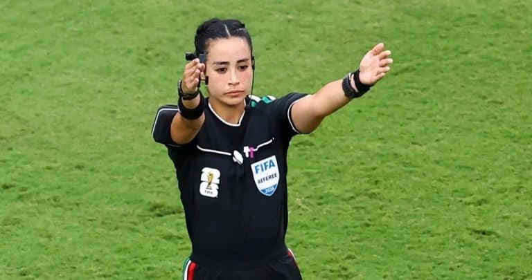 Katia García, primera latina árbitro en un Mundial masculino