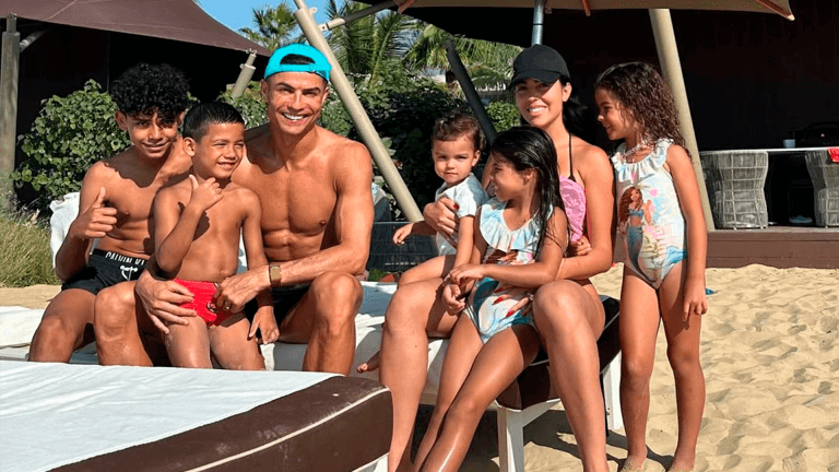 Georgina adoptó a los tres hijos mayores de Cristiano