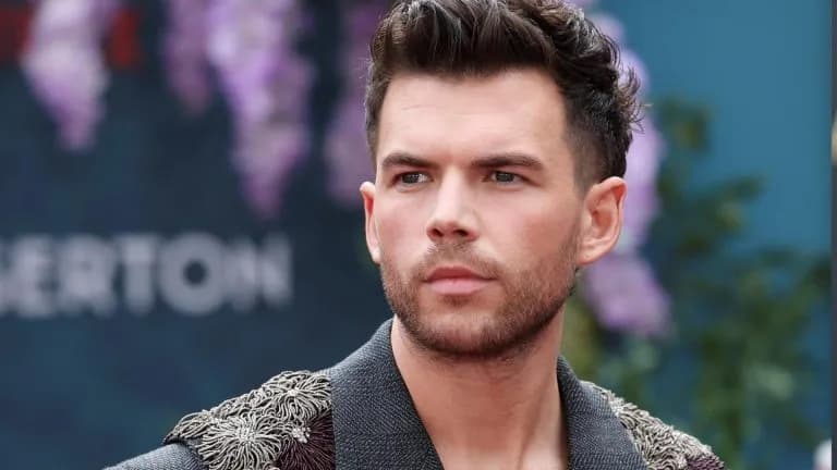 Actor de Bridgerton alzó la voz contra el odio: ¿qué le pasó?