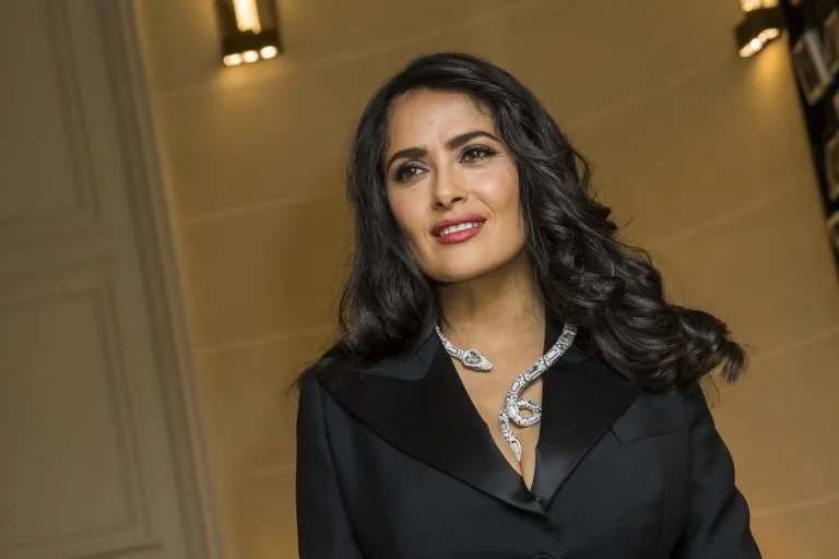 Salma Hayek cumple 60 años y se ve ¡Estupenda!