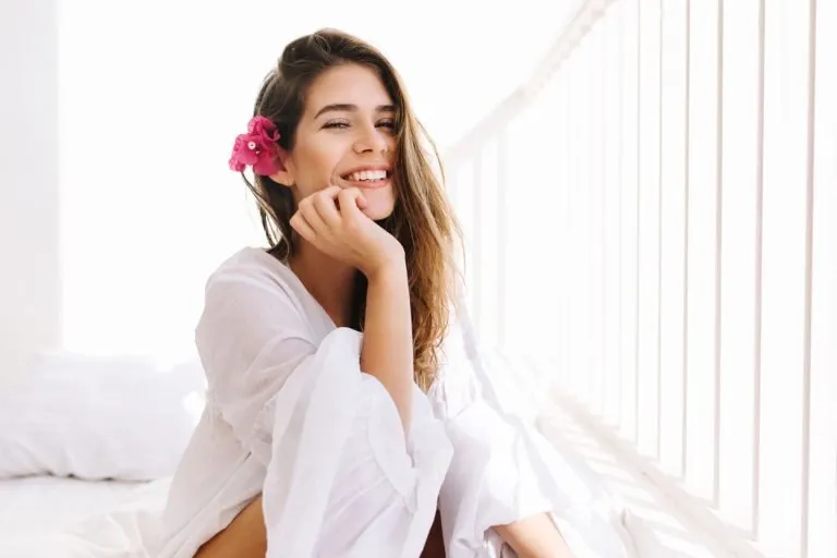El ‘Pheromone-maxxing’ propone no bañarse para ser más atractiva