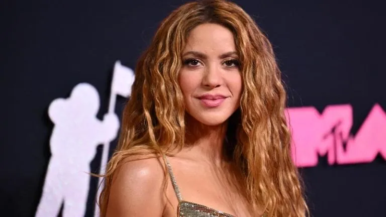 Revelan la identidad del famoso jugador con el que estaría saliendo Shakira