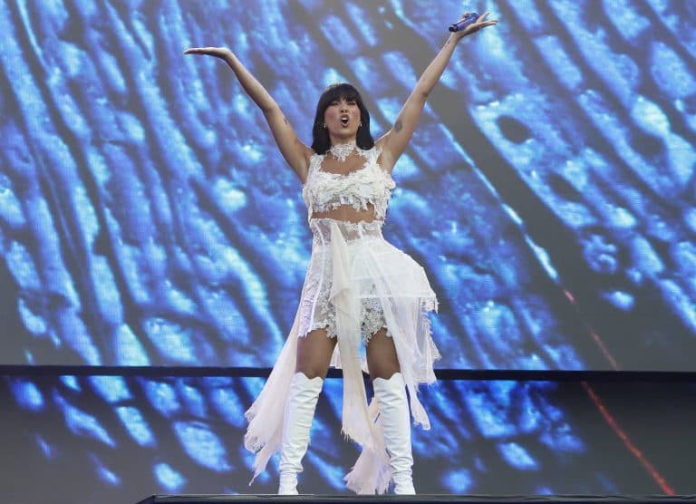 Aitana revela las vitaminas que toma bajo supervisión médica durante su gira