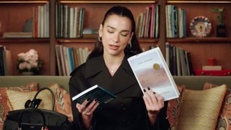 El libro que unió a Dua Lipa y Callum Turner: “Estábamos leyendo el mismo libro, de locos”