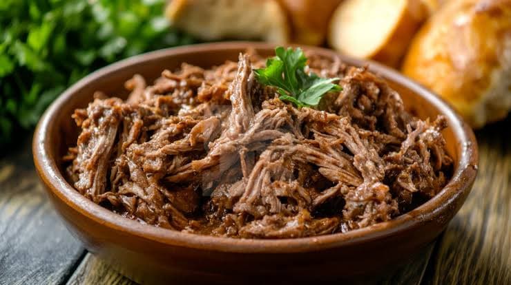 ¡Fácil y rápidas! Carne desmenuzada en 7 recetas
