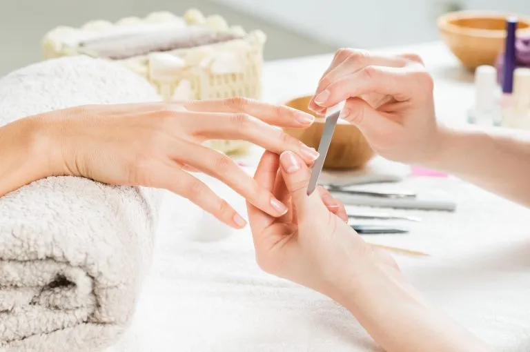 El error de manicure que hace que tus manos se vean viejas