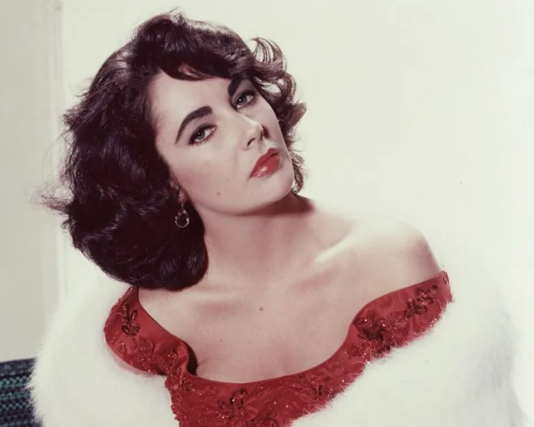 El ritual de belleza de Elizabeth Taylor: maquillarse antes de bañarse