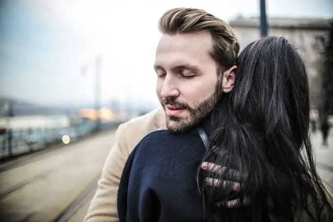 ¿Los guapos están sobrevalorados? Lo que realmente vale en una pareja