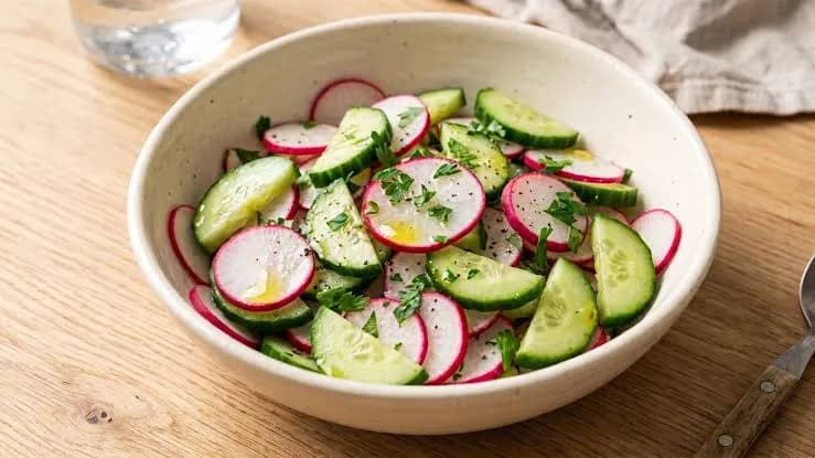 Ensalada de rábanos y pepino: refrescante y lista en 10 minutos