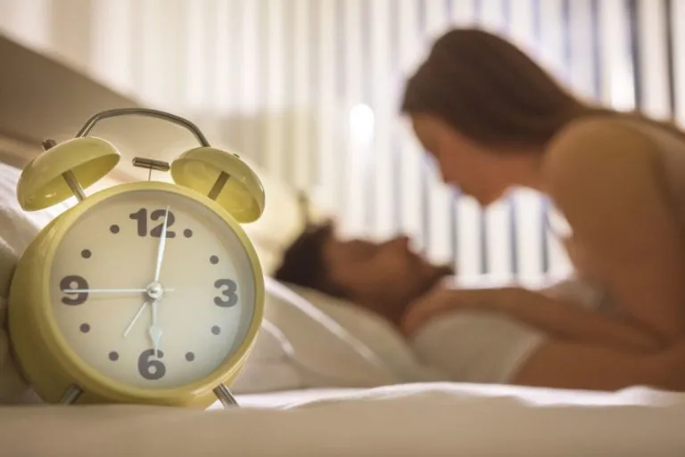 ¿Mañana, tarde o noche? El horario del sexo sí importa