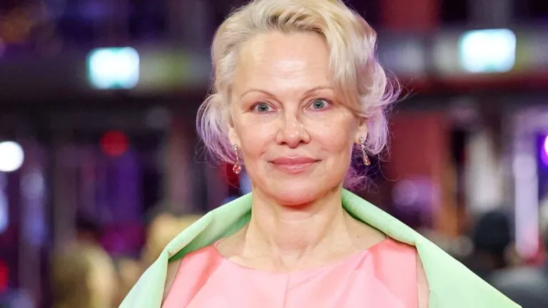Pamela Anderson ya no usa maquillaje: “Hay algo muy hermoso en aceptarse”